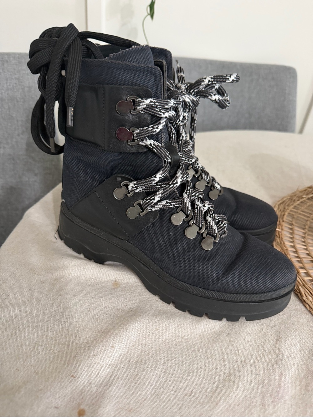 $650 AQUATALIA Starla Weatherproof Lace-Up Boot COMBAT MOTO Navy BLACK 6.5